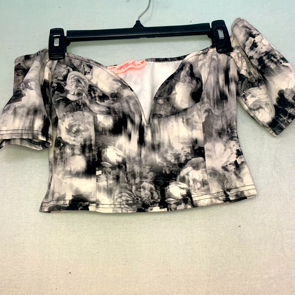 V-cut off the shoulder crop top